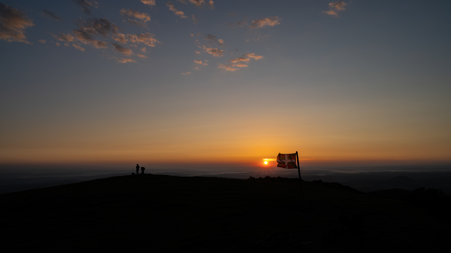 Lever de soleil sur l'Ikurina